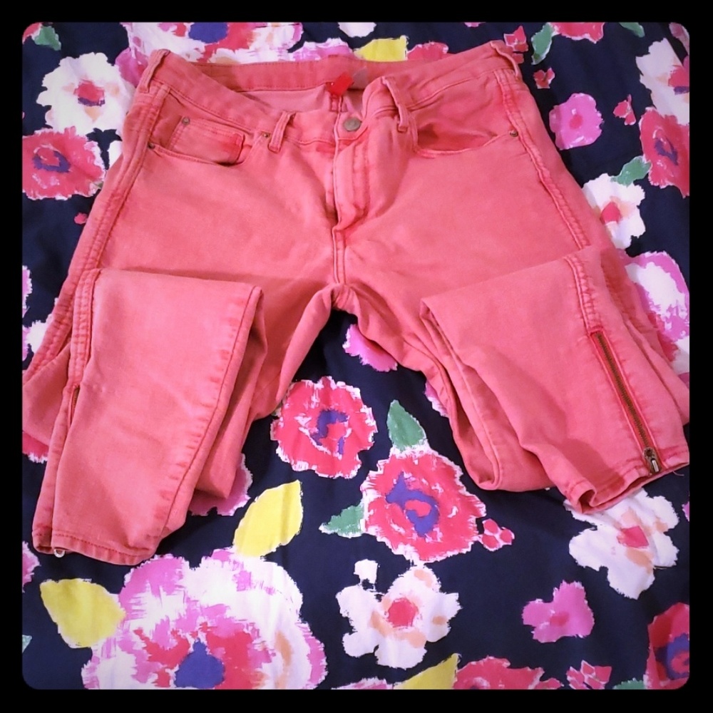 Capri pants